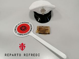 rifredi-hashish-nascosto-in-un-portalampada-del-sottopasso