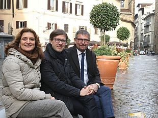 san-firenze-nellarea-pedonalizzata-fioriere-e-panchine