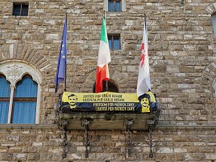 a-palazzo-vecchio-striscione-per-regeni-e-zaki