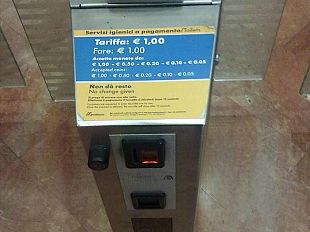 b307021654-firenze-bagni-pubblici-a-pagamento-e-vespasiani-a-cielo-aperto