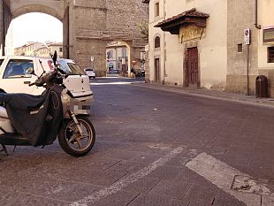 beccato-23enne-fiorentino-spaccava-i-finestrini-delle-auto