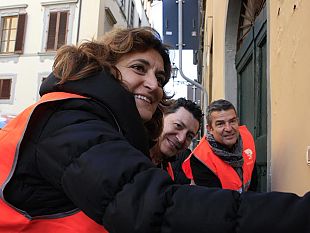 angeli-del-bello-a-firenze-si-usa-la-vernice-antipipi