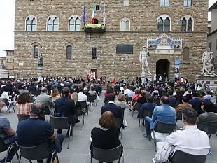 celebrate-le-donne-e-gli-uomini-che-ci-hanno-curato-nella-pandemia