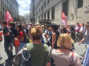 dileggiata-su-facebook-flash-mob-antifascista