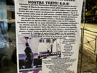 droni-sopra-lo-stadio-un-volantino-lancia-lallarme
