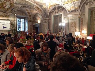 nataleperfile-a-palazzo-corsini-il-suggestivo-mercato-natalizio