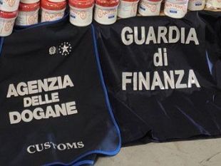 montagna-di-tessuti-cinesi-confiscati-allasta-a-prato