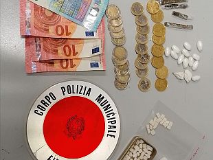 vendeva-crack-alla-fermata-della-tramvia