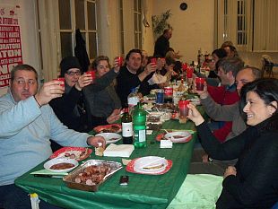 b112281342-il-cenone-di-capodanno-non-sara-un-flop-non-si-rinuncia-al-cibo