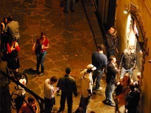 a810032259-le-proteste-dei-residenti-di-via-dei-cerchi-e-di-via-dei-cimatori