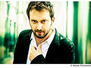 b211021506-cesare-cremonini-al-mandela-forum-con-la-teoria-dei-colori