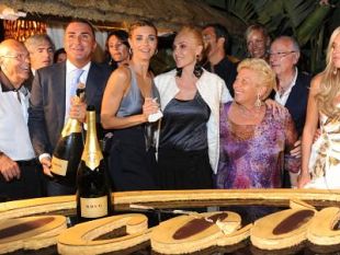 a906282019-eventi-sfilata-di-vip-per-la-prima-del-cocoa