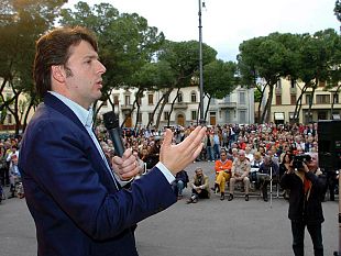 a905042033-campagna-elettorale-al-comizio-di-matteo-renzi-in-piazza-della-vittoria-anche-i-militanti-di-azione-giovani