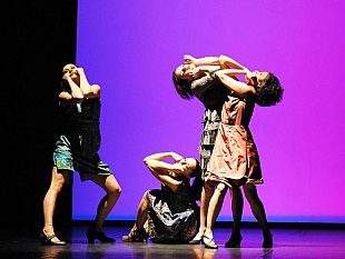 b210182122-confidance-su-il-sipario-per-il-festival-dedicato-alla-danza-contemporanea