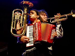 b101111430-cirk-fantastik-teatro-puccini