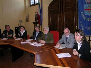 b004091628-capolinea-alla-leopolda-cinque-comuni-contro-firenze