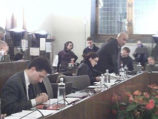 b212031845-primarie-il-day-after-renzi-non-va-in-consiglio-quale-maggioranza-adesso