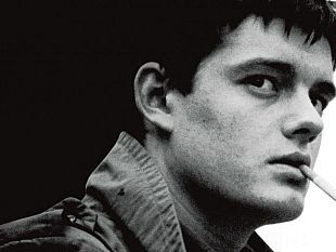 b111121758-control-di-anton-corbijn