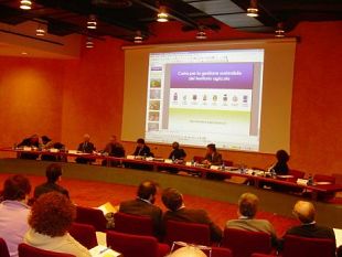 b012031454-e-nata-la-carta-del-chianti-per-superare-la-crisi