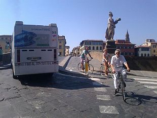 divieto-di-transito-su-ponte-santa-trinita-ecco-cosa-cambia