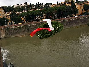 b311041624-arno-1966-2013-le-commemorazioni-a-firenze
