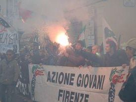 a705161632-fiaccolata-di-alleanza-nazionale-intimidazioni-dall-estrema-sinistra