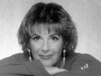 a404021511-lella-costa-in-scena-al-teatro-pacini-di-pescia-martedi-6-aprile-ore-21