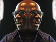 a606141405-carl-cox-ad-hop-cavalca-la-notte-presso-l-ippodromo-visarno-di-firenze-parco-delle-cascine-ingresso-davanti-alle-piscine-pavoniere