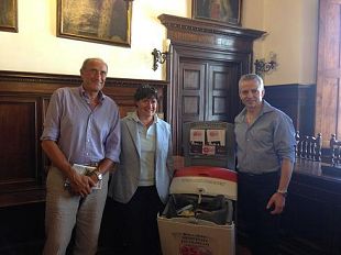 b307312008-raccolta-medicinali-un-farmaco-puo-salvare-una-vita