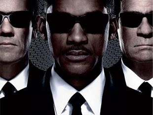 b205271130-al-cinema-col-cei-men-in-black-cronenberg-e-altre-facezie