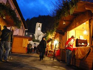 b212141503-natale-a-firenze-feste-di-strada-fiere-e-mercatini