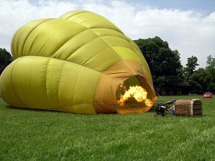 b105141346-a-tavarnelle-la-domenica-delle-mongolfiere