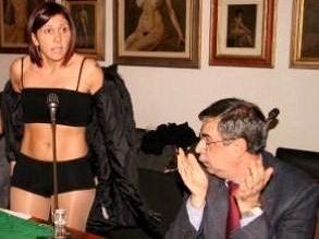 b208291312-primarie-pd-a-sostegno-di-matteo-renzi-anche-una-consigliera-comunale-pdl