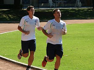 b009011519-montolivo-cassano-e-de-rossi-in-campo-per-la-partitella