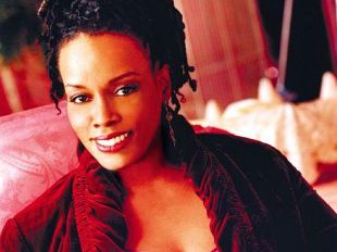 a807241910-musica-dianne-reeves-il-26-luglio-nell-unica-data-italiana-agli-incontri-in-terra-di-siena
