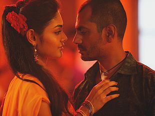 b311231750-river-to-river-vijay-varma-giovane-astro-indiano