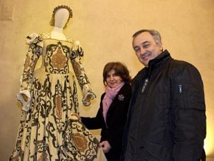b001301550-l-essere-alla-moda-dal-medioevo-ai-giorni-nostri