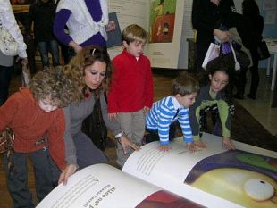 a912211556-una-mostra-dedicata-ai-miti-e-alle-favole