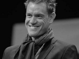 b105092205-il-giro-d-italia-arriva-a-livorno-in-lutto