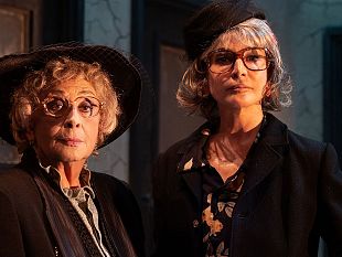 pergola-isa-danieli-e-giuliana-de-sio-sono-le-signorine