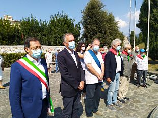 commemora-le-vittime-delle-stragi-di-bergiola-e-della-foce-del-frigido