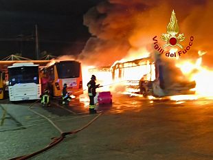 incendio-autolinee-toscane-si-indaga-sulle-cause