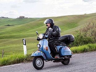 vesparezzo-torna-il-raduno-nazionale-del-1-maggio