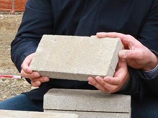 nuova-scuola-media-a-calci-posata-la-prima-pietra