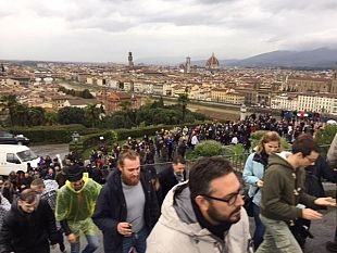 firenze-in-300-sotto-lacqua-a-ricordare-amici-mieie-riscoprire-i-luoghi-dei-film