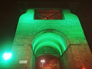 stop-pena-di-morte-le-porte-storiche-si-illuminano-di-verde