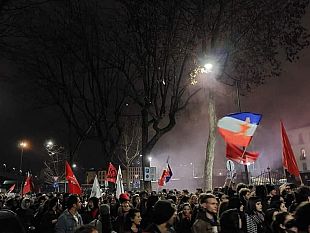la-destra-si-indigna-per-i-cori-del-corteo-non-per-le-botte