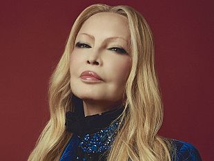 opera-patty-pravo-firma-il-suo-album-a-firenze