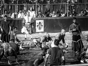scatti-allindietro-iniziativa-che-celebra-il-calcio-storico-dal-2011