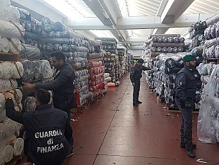 contrabbando-di-tessuti-a-prato-evasioni-per-100-milioni-di-euro